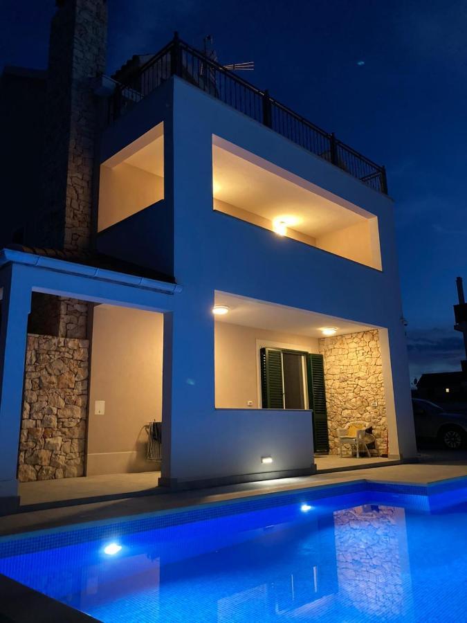 Villa Iva Mirca  ภายนอก รูปภาพ